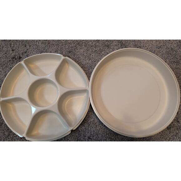 Vintage Tupperware Divided Serving Tray w/ Lid Veggie & Dip Beige #1665/#1666 - Picture 3 of 5